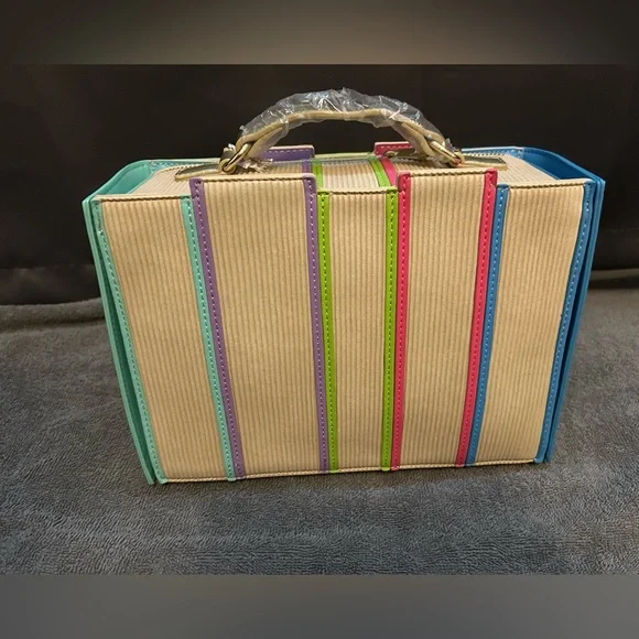 NWT. Loungefly Stitch Shoppe Disney Princess Books Volume 2 Crossbody Bag. - Picture 4 of 10